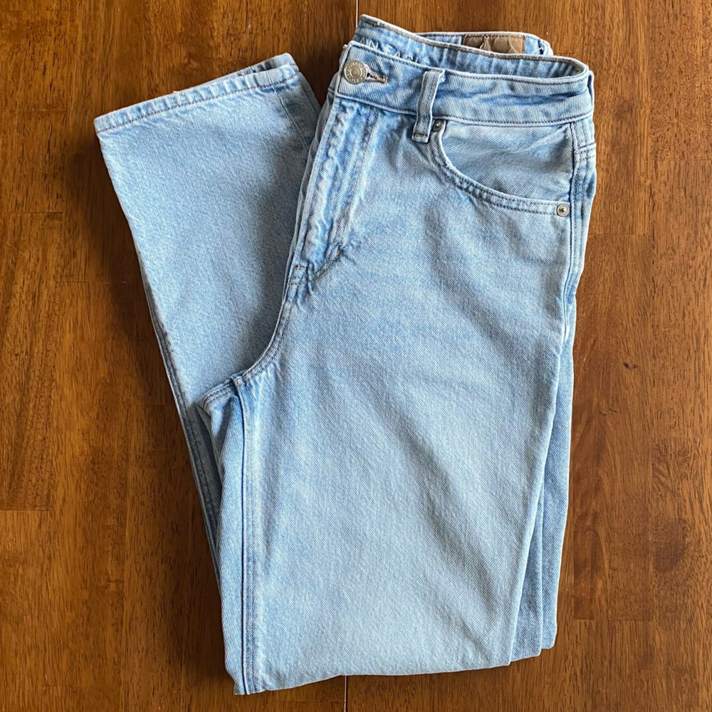 AE Strigid Mom Jean Women’s Size 6